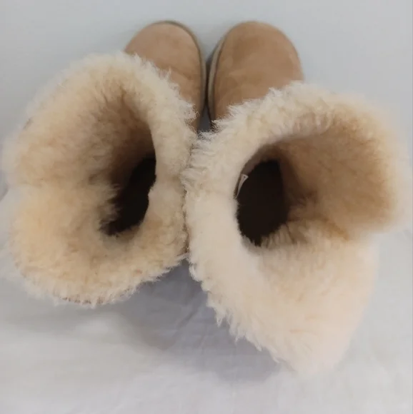 Ugg Bailey Button Tan Suede Leather Short Boots Women's Size 7 - Picture 12 of 14